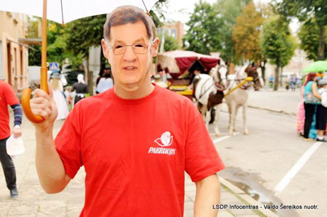 Socialdemokratų lyderių kaukės sulaukė pašaipų