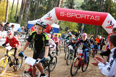 „MTB Žemaitijos taurės“ ir kroso nugalėtoju tapo Domas Manikas „MTB Žemaitijos taurės“ ir kroso nugalėtoju tapo Domas Manikas