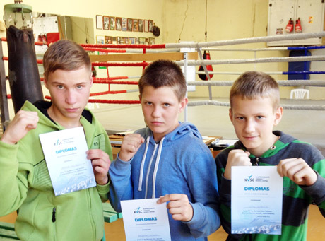 Trys boksininkai pateko į finalą Trys boksininkai pateko į finalą