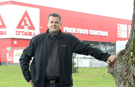 Ištikta nelaimės moteris sulaukė drąsaus vyro pagalbos Ištikta nelaimės moteris sulaukė drąsaus vyro pagalbos