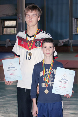 Du šiauliečiai tapo imtynių čempionais Du šiauliečiai tapo imtynių čempionais
