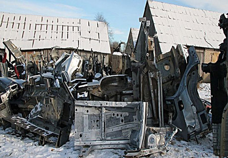 Supjaustytų automobilių byloje – 11 įtariamųjų Supjaustytų automobilių byloje – 11 įtariamųjų