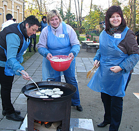 Švietimo skyriaus kieme veikė „restoranas“ Švietimo skyriaus kieme veikė „restoranas“