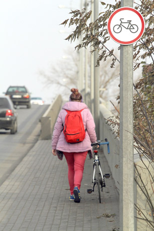 Senojo viaduko kelkraščiai – tik pėstiesiems Senojo viaduko kelkraščiai – tik pėstiesiems