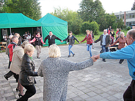 Bendruomenė kuria kaimo tradicijas Bendruomenė kuria kaimo tradicijas
