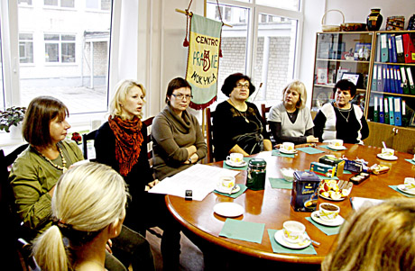 Strei­ka­vę mo­ky­to­jai ti­ki­si bent brie­džio ka­no­pos