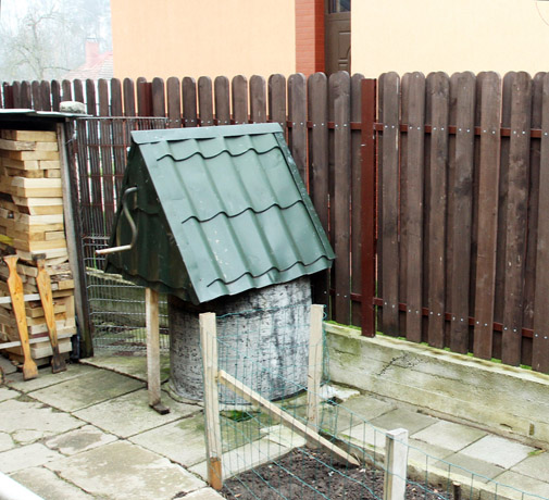 Cen­timet­rai prie šu­li­nio pri­bai­gė kai­my­nys­tę