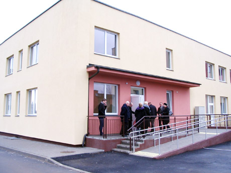 Septynios šeimos Kalėdas sutiks naujame būste