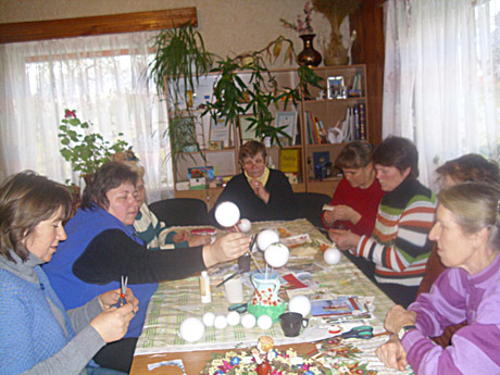 Dovanas kūrė pačios Dovanas kūrė pačios