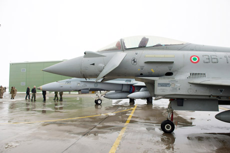 Oro erdvę saugo italai