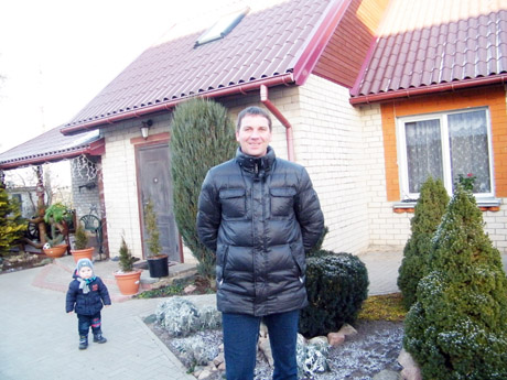 Mokytojas įsikibo į žemę Mokytojas įsikibo į žemę