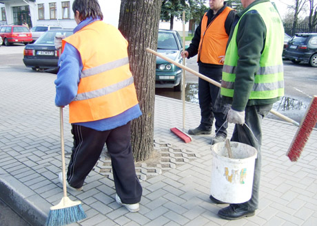 Per trejus metus sutaupė ir išleido 16 milijonų litų Per trejus metus sutaupė ir išleido 16 milijonų litų