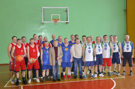 Šaukėnuose krepšinį žaidė veteranai Šaukėnuose krepšinį žaidė veteranai