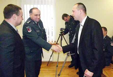 Policija apdovanojo už pilietiškumą Policija apdovanojo už pilietiškumą