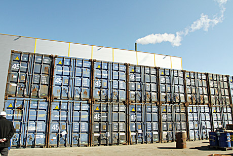 „Tok­si­kos“ dū­mas vėl rūks­ta