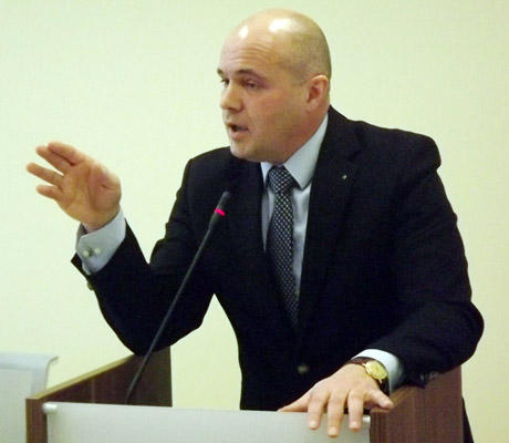 Etikos komisijos sprendimas sukėlė mūšį