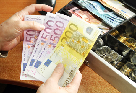 Telefoninis sukčius: neatiminėju pinigų, žmonės patys atiduoda Telefoninis sukčius: neatiminėju pinigų, žmonės patys atiduoda