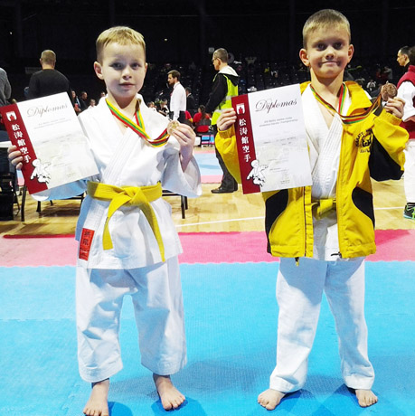 Kovojo karatė sportininkai Kovojo karatė sportininkai