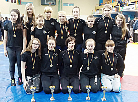 Devynios imtyninkės grįžo su medaliais Devynios imtyninkės grįžo su medaliais