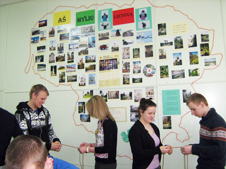 Jaunuoliai įsijungė į pilietinę akciją „Lietuvai ir man“
