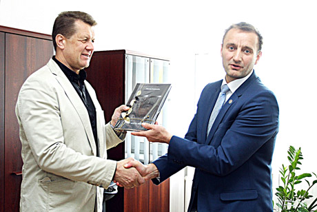 Nauja mero tvarka – užtrenkti duris žurnalistams