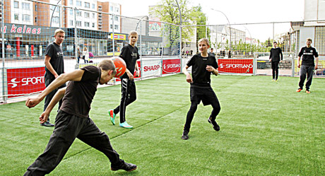 Gatvės futbolo turnyras sulaukė didelio susidomėjimo Gatvės futbolo turnyras sulaukė didelio susidomėjimo