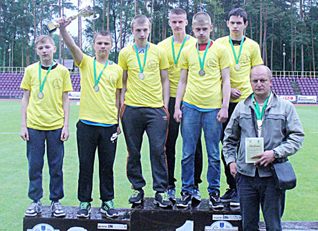 Čempionai mokosi Daugėliuose Čempionai mokosi Daugėliuose
