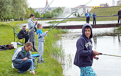 Po vaikų žūklės varžybų įžuvintas tvenkinys Po vaikų žūklės varžybų įžuvintas tvenkinys