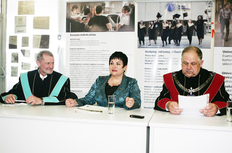 Šiaulių universitetas išleidžia tūkstantį specialistų