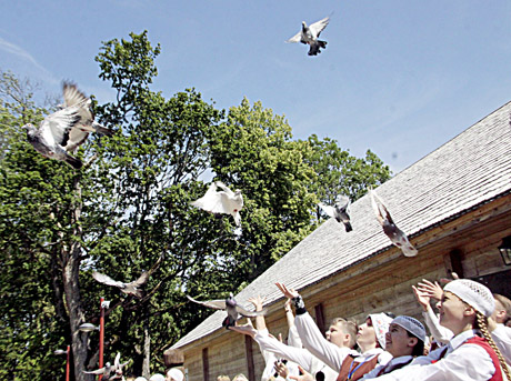 Klojimo teatrų festivalis – penkioliktus metus Klojimo teatrų festivalis – penkioliktus metus