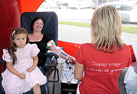 Šiauliečiai pradėjo savaitgalį dovanodami kraujo Šiauliečiai pradėjo savaitgalį dovanodami kraujo