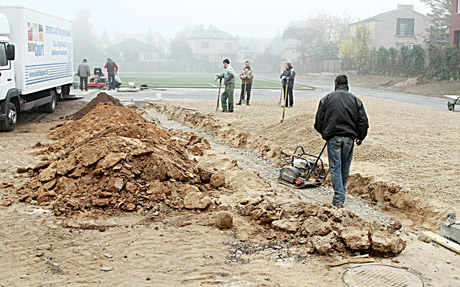Broką taisę statybininkai vėluoja baigti stadioną