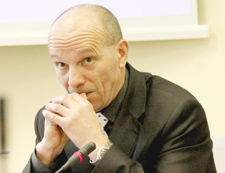 Vyriausybės atstovas baigia darbą Vyriausybės atstovas baigia darbą