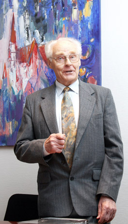 Su gimtadieniu pasveikintas miesto garbės pilietis