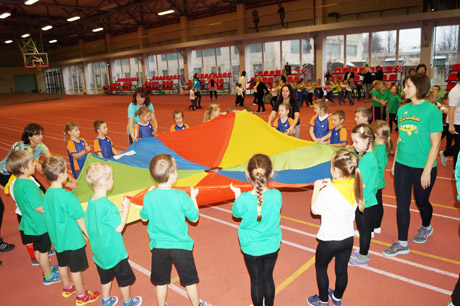 Manieže vyko penkiamečių spartakiada Manieže vyko penkiamečių spartakiada