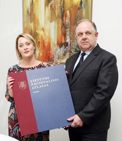 Uni­ver­si­te­tui do­va­no­jo Lie­tu­vos na­cio­na­li­nį at­la­są