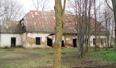 Buldozeris grasina lietuvybės dvarui Buldozeris grasina lietuvybės dvarui