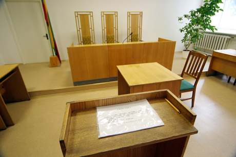 Į kalėjimą įgrūdo nekaltus Į kalėjimą įgrūdo nekaltus