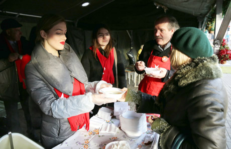 Sriubos lėkštę gali ištiesti ir kaimynui