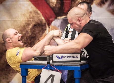 Joniškietis tapo rankų lenkimo vicečempionu Joniškietis tapo rankų lenkimo vicečempionu