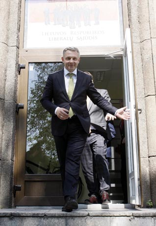 Politikoje pietų už dyką nebūna