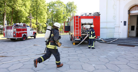 Šiaulių katedrą apsupo gelbėtojai