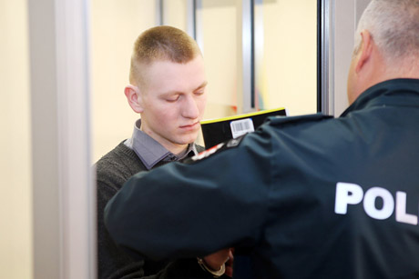 Krašto apsaugos savanoris nuteistas už žmogžudystę Krašto apsaugos savanoris nuteistas už žmogžudystę