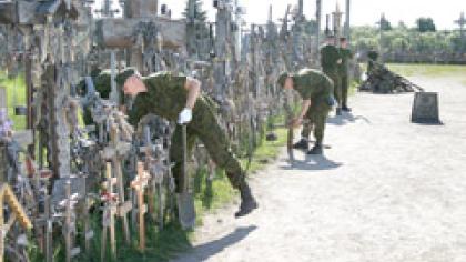 Kryžių kalnas pasirengė atlaidams