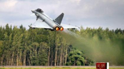 Oro erdvę pirmą kartą saugos „Eurofighter“ naikintuvai