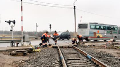 Uždaryta pervaža sutrikdė eismą