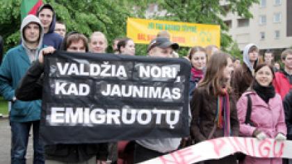 Nauja emigracijos banga griebia jaunimą
