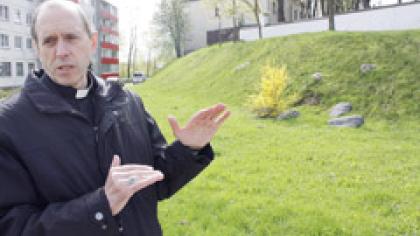 Vyskupas vienos bažnyčios statyba neapsiribojo