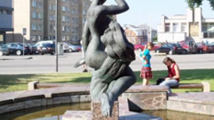 Skulptūra sugrįžo į Radviliškio fontaną
