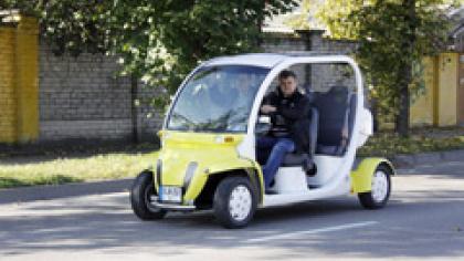 Elektromobilis nardo Šiaulių gatvėmis